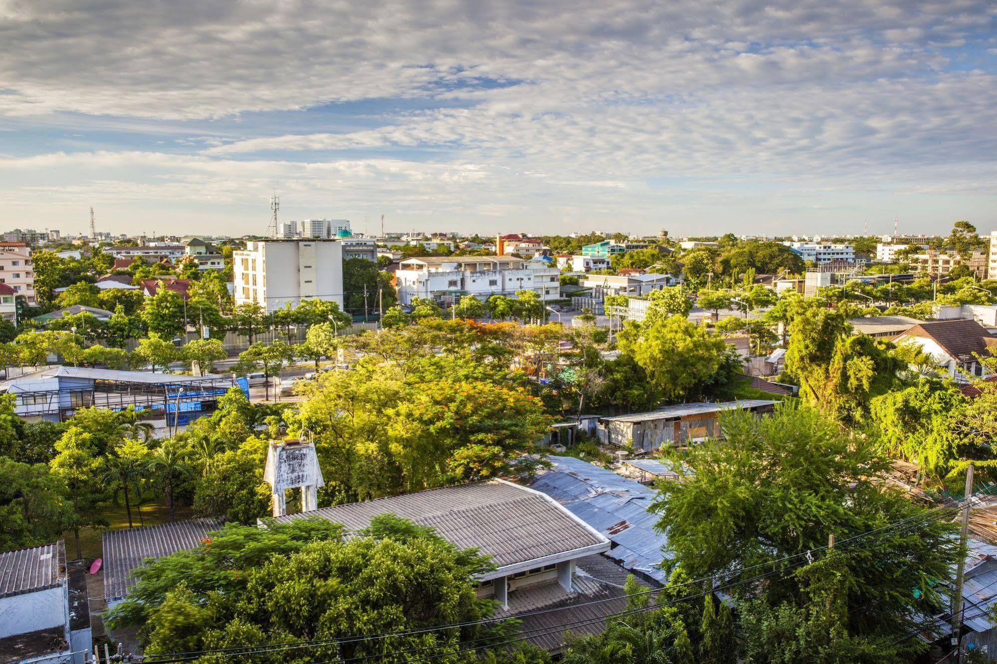 Livotel Hotel Kaset Nawamin Bangkok Buitenkant foto
