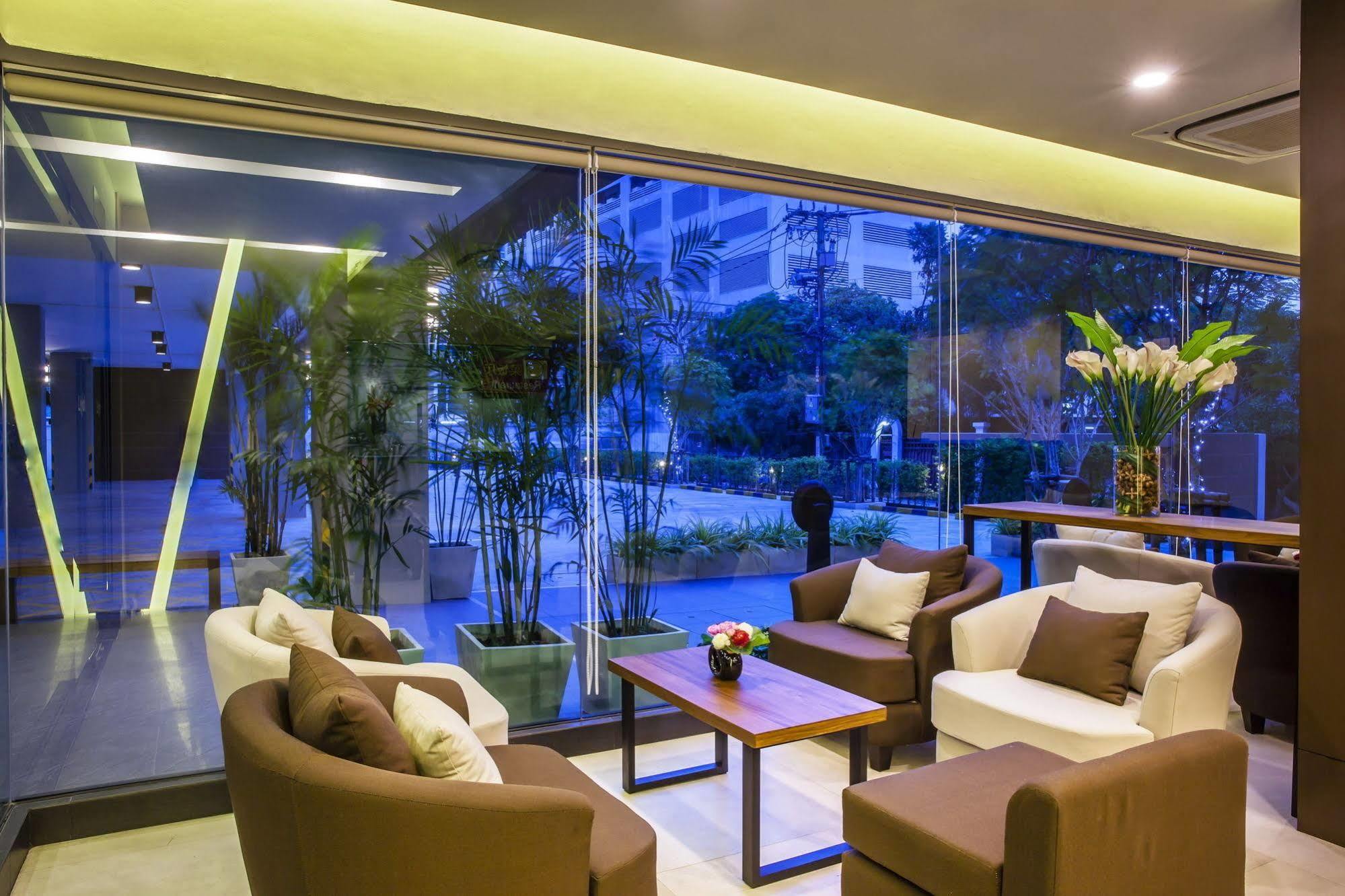 Livotel Hotel Kaset Nawamin Bangkok Buitenkant foto